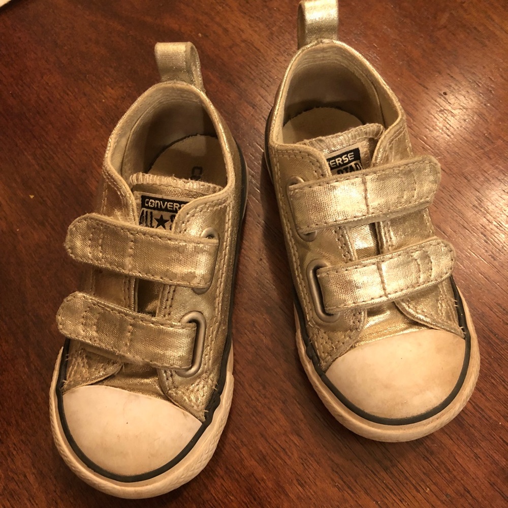 Gold converse toddler girls size 7